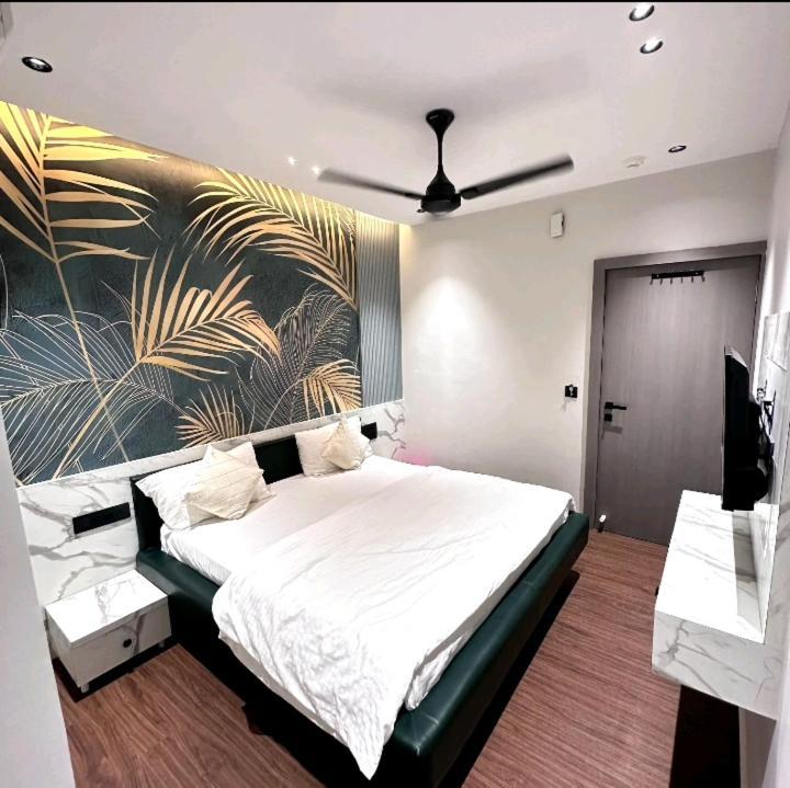 V Love Hotel Surat Exterior photo