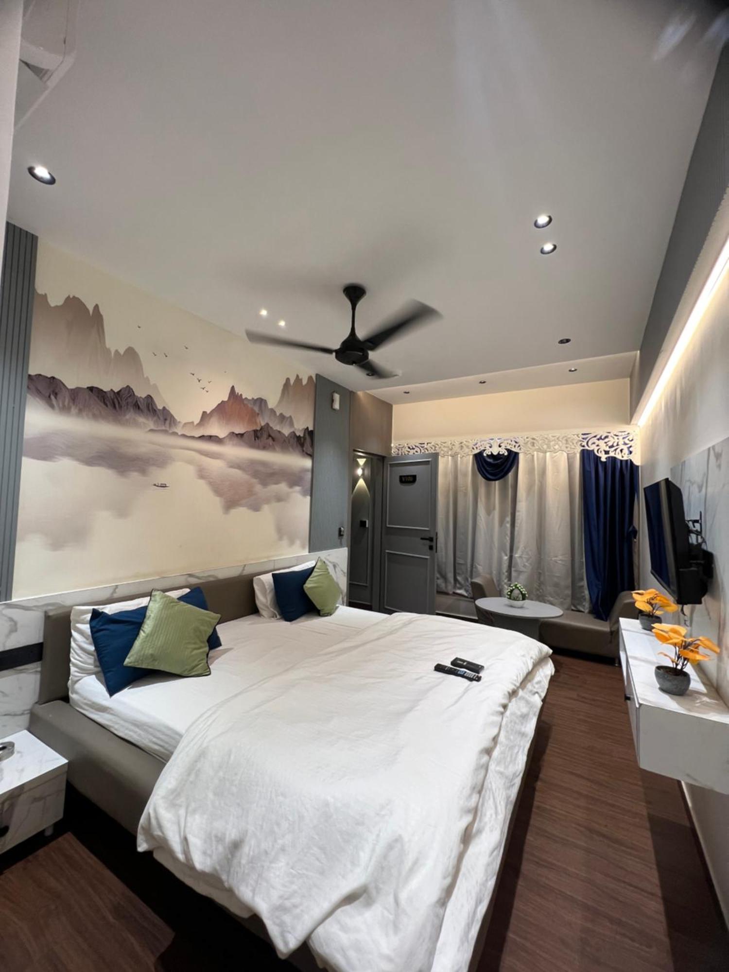 V Love Hotel Surat Exterior photo
